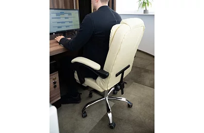 Fotel biurowy z wysuwaną podnóżkiem - kremowy