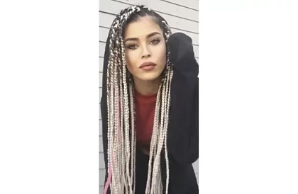 Syntetyczne ombre warkocze na włosy – jasny blond