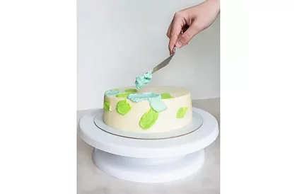 Obrotowy talerz do dekoracji tortów + 3 szpatułki