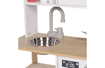 Drewniana kuchnia dla dzieci z akcesoriami