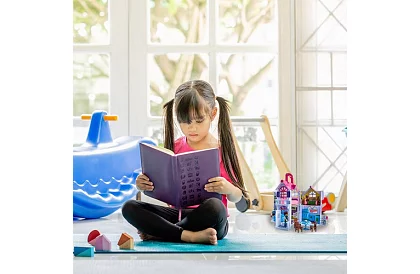 Składany domek dla lalek