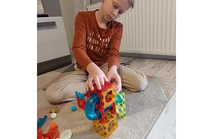 Zestaw edukacyjny magnetycznych klocków 3D - 77 sztuk