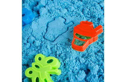 Tekutý kinetyczny piasek 2000 g - foremki i dmuchany piaskownica