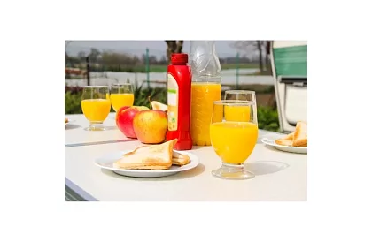 Zestaw kempingowy składany - stół + 4 krzesła