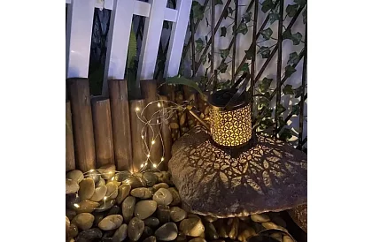 Lampka ogrodowa solarna - konewka