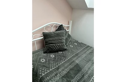 Miękka ciepła kołdra z poszewkami na poduszki - szara