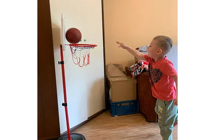 Kosz do koszykówki z tarczą i akcesoriami