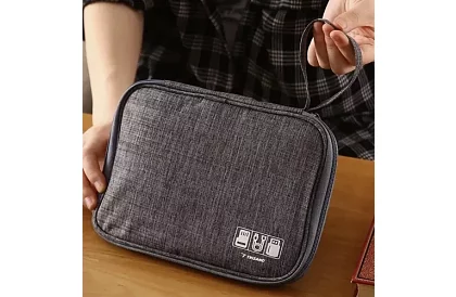 Etui podróżne – organizer na kable i ładowarki