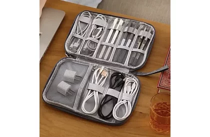 Etui podróżne – organizer na kable i ładowarki