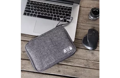 Etui podróżne – organizer na kable i ładowarki