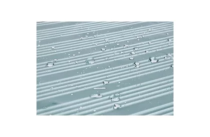 Przezroczysta osłona ochronna na walizkę podróżną