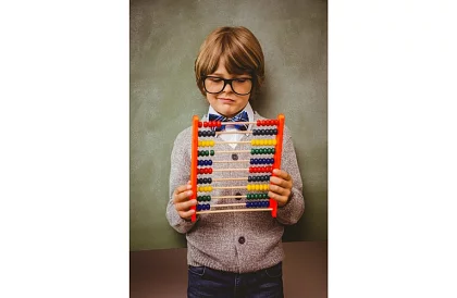 Drewniane liczydło z koralikami dla dzieci